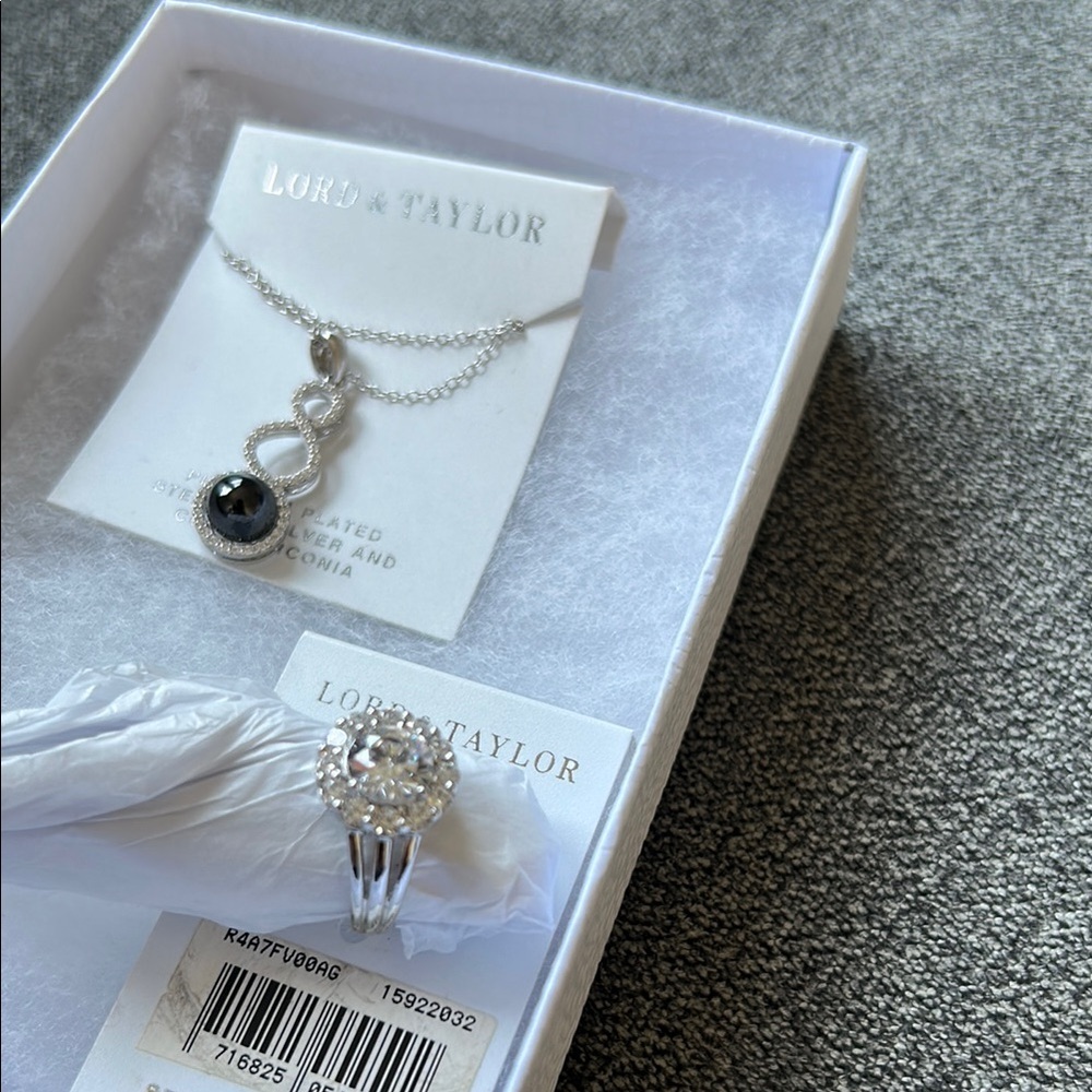 Lord & Taylor Silver and Black Necklace Elegant Pendant - Picture 4 of 5